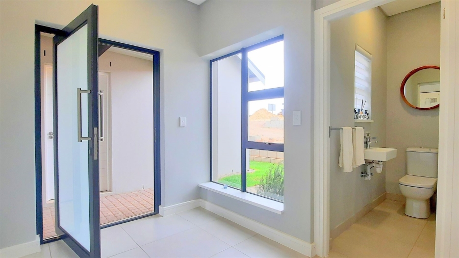 2 Bedroom Property for Sale in Hartland Lifestyle Estate Western Cape